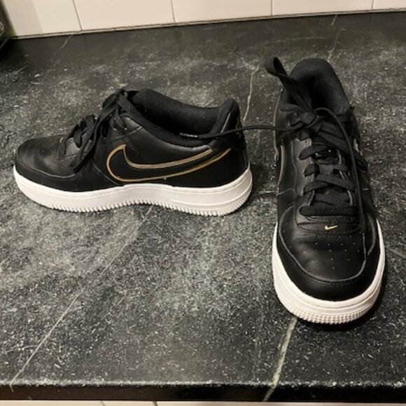 Nike Air Force 1 LV8, Black, Size 5Y, 6.5 or 7 Womens_Excellent Condition - Picture 2 of 6
